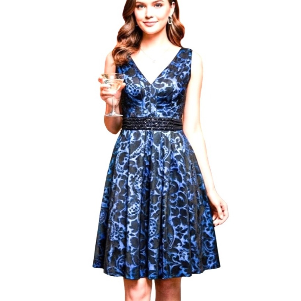 Carmen Marc Valvo Dress‎ Blue Jacquard Fit & Flare V-Neck Beaded  Size 2 EUC